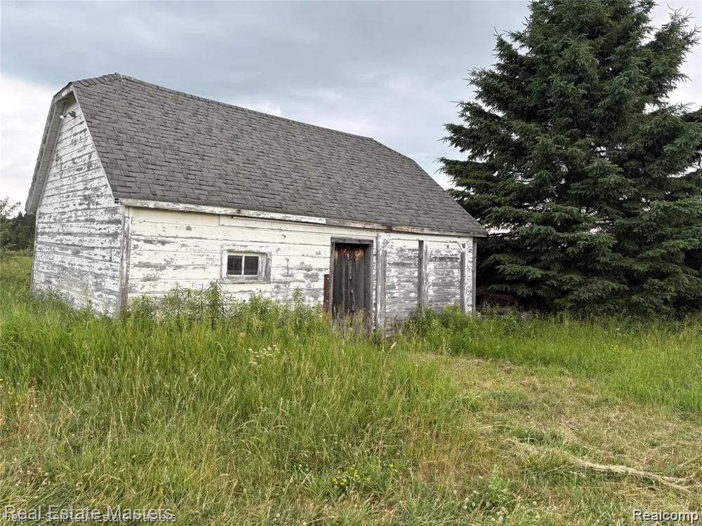 300 W Hubert Road Caledonia Township, MI 48762