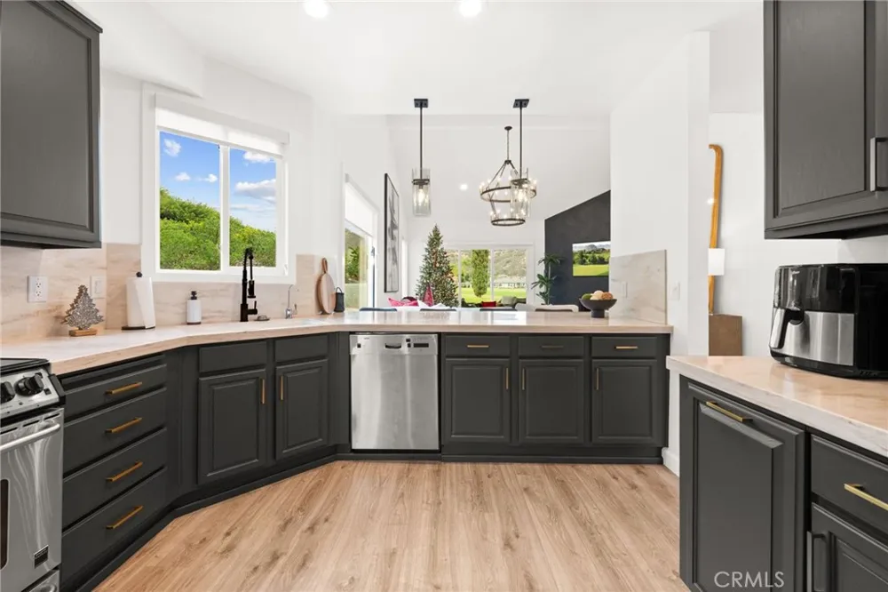 38521 Glen Abbey Murrieta, CA 92562