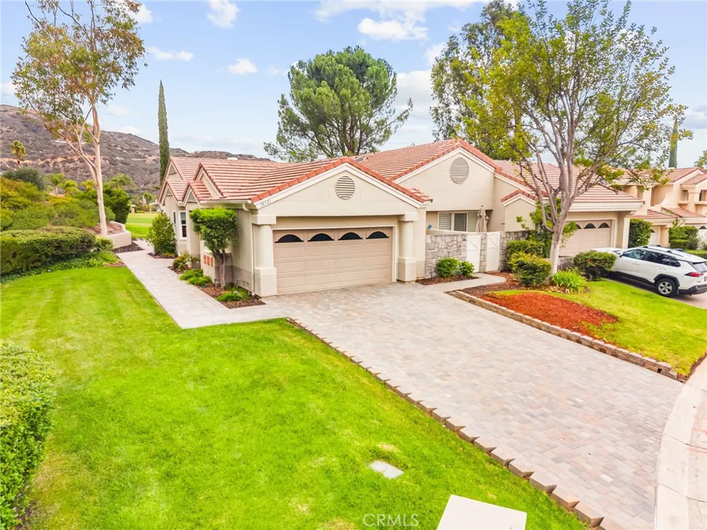 38521 Glen Abbey Murrieta, CA 92562