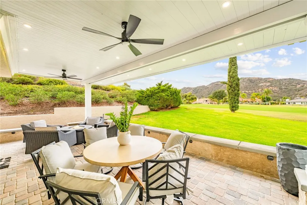 38521 Glen Abbey Murrieta, CA 92562