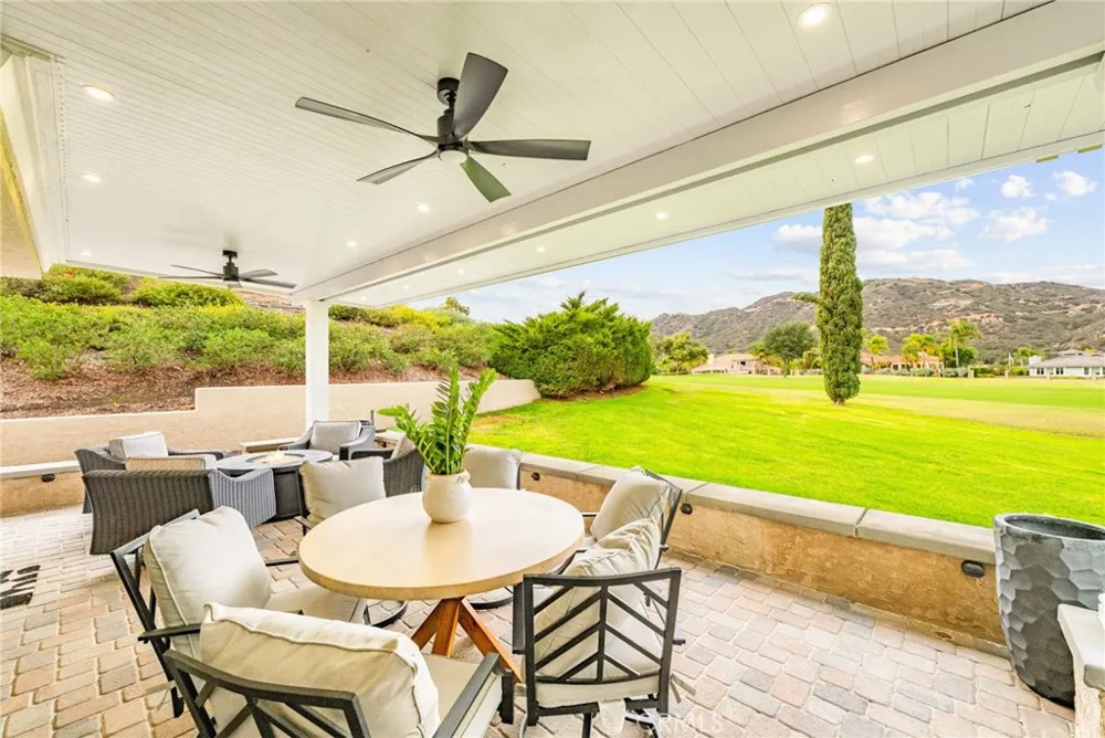 38521 Glen Abbey Murrieta, CA 92562