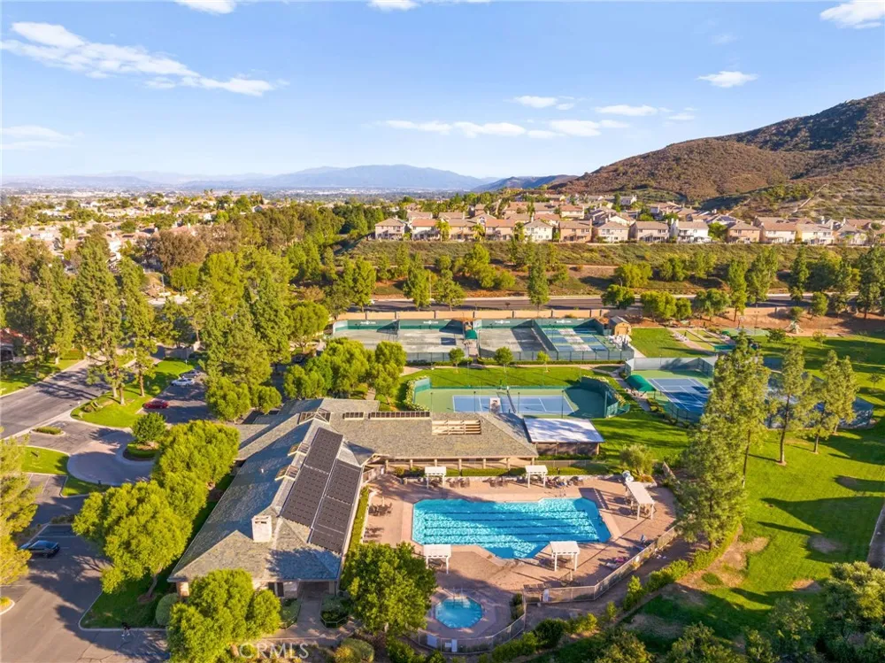 38521 Glen Abbey Murrieta, CA 92562