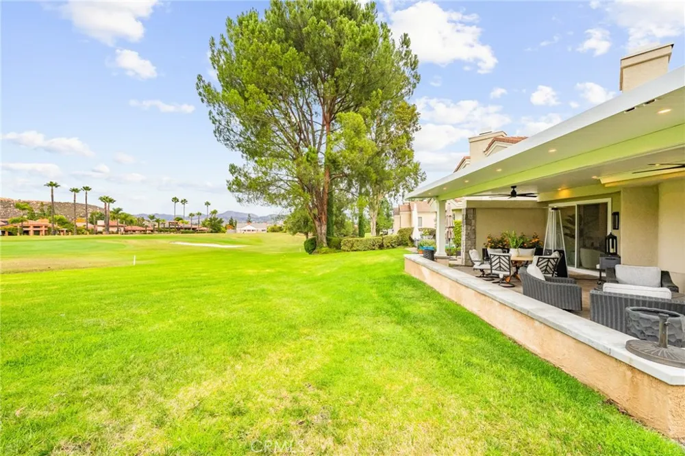 38521 Glen Abbey Murrieta, CA 92562