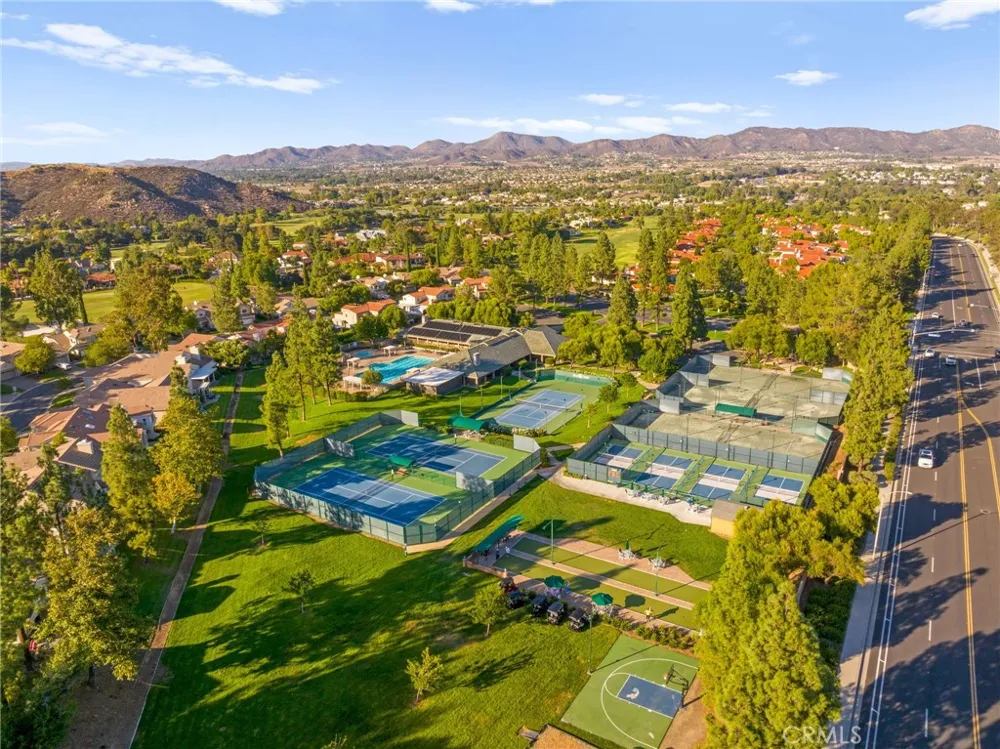 38521 Glen Abbey Murrieta, CA 92562