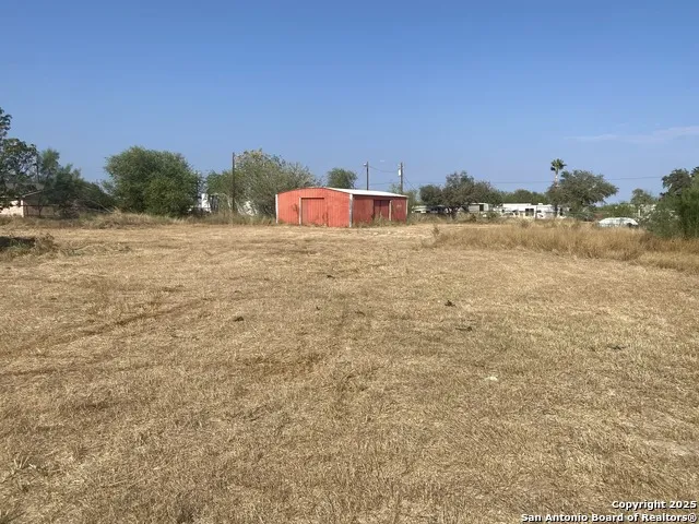 15650 interstate highway 35 Dilley, TX 78017