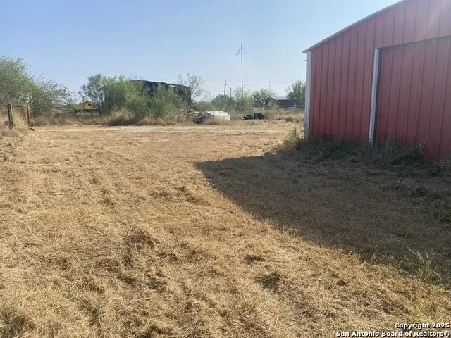 15650 interstate highway 35 Dilley, TX 78017