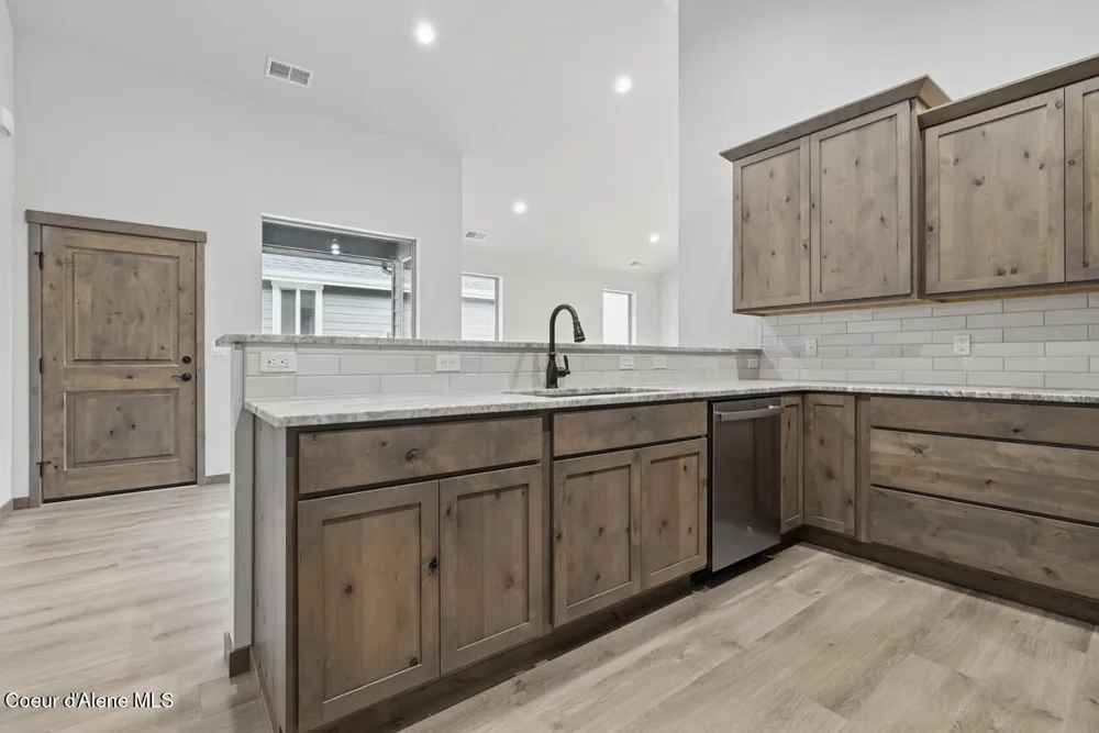 8424 Snowflake Lane Hayden, ID 83835
