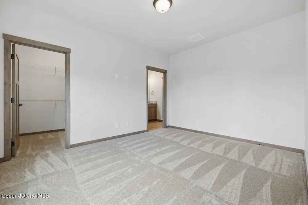 8424 Snowflake Lane Hayden, ID 83835