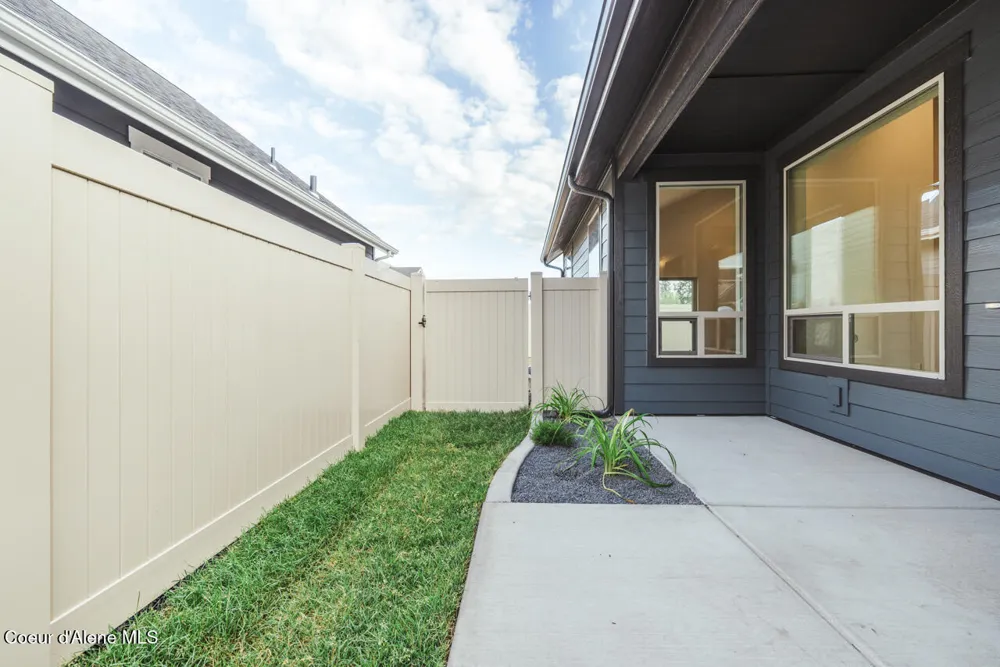 8424 Snowflake Lane Hayden, ID 83835