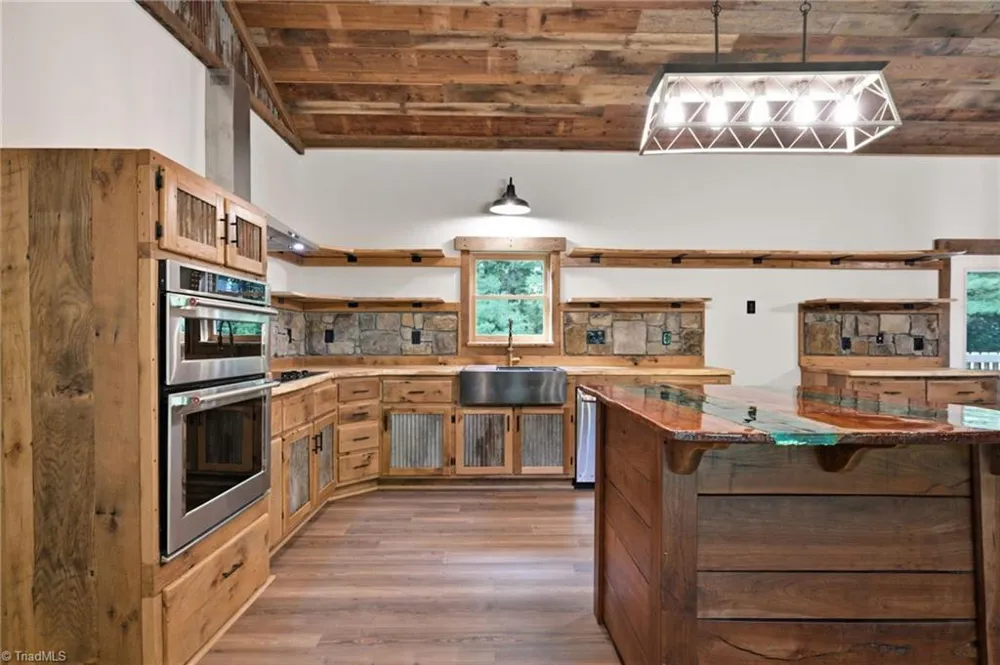 486 Hunter-Lysik Way Laurel Springs, NC 28644
