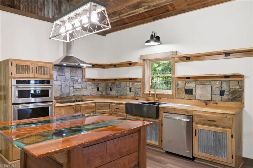 486 Hunter-Lysik Way Laurel Springs, NC 28644