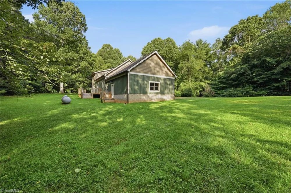 486 Hunter-Lysik Way Laurel Springs, NC 28644