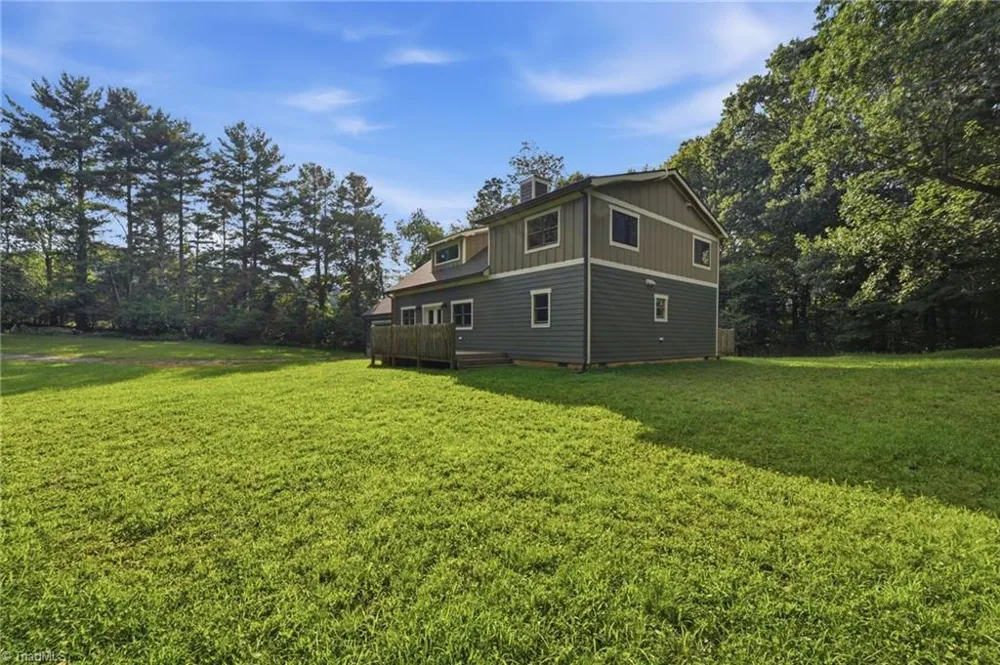 486 Hunter-Lysik Way Laurel Springs, NC 28644