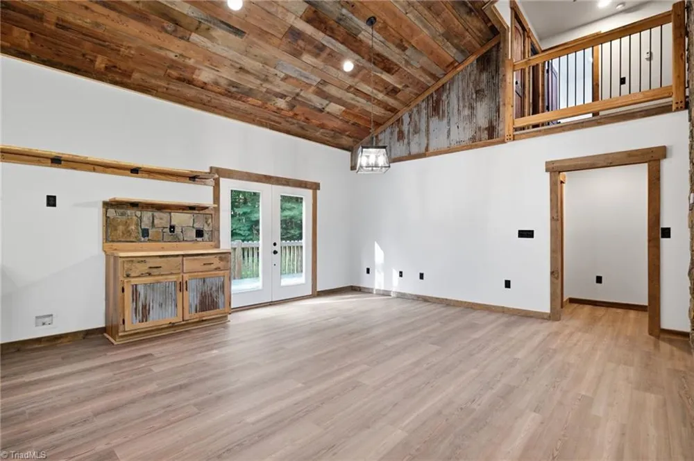 486 Hunter-Lysik Way Laurel Springs, NC 28644