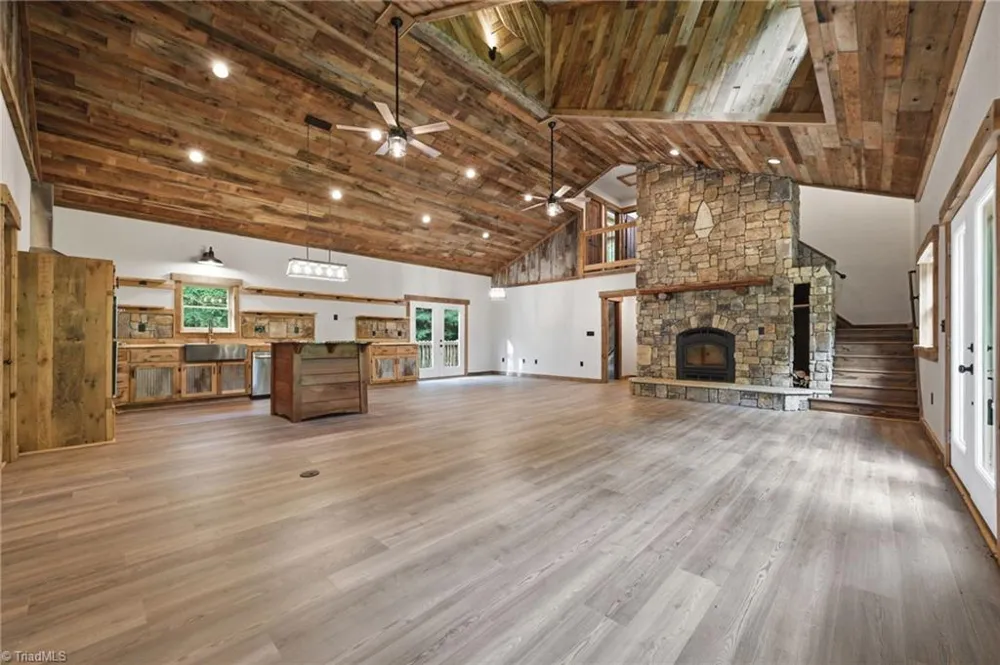 486 Hunter-Lysik Way Laurel Springs, NC 28644
