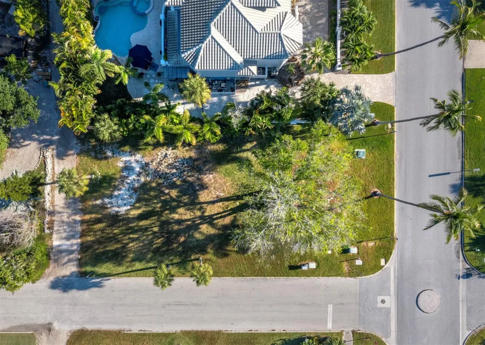 641 BROADWAY STREET Longboat Key, FL 34228