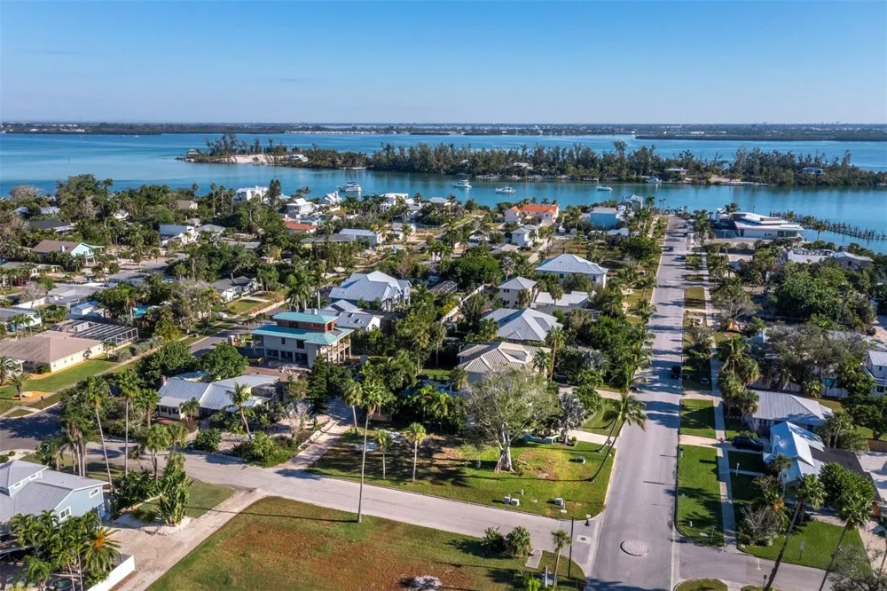 641 BROADWAY STREET Longboat Key, FL 34228