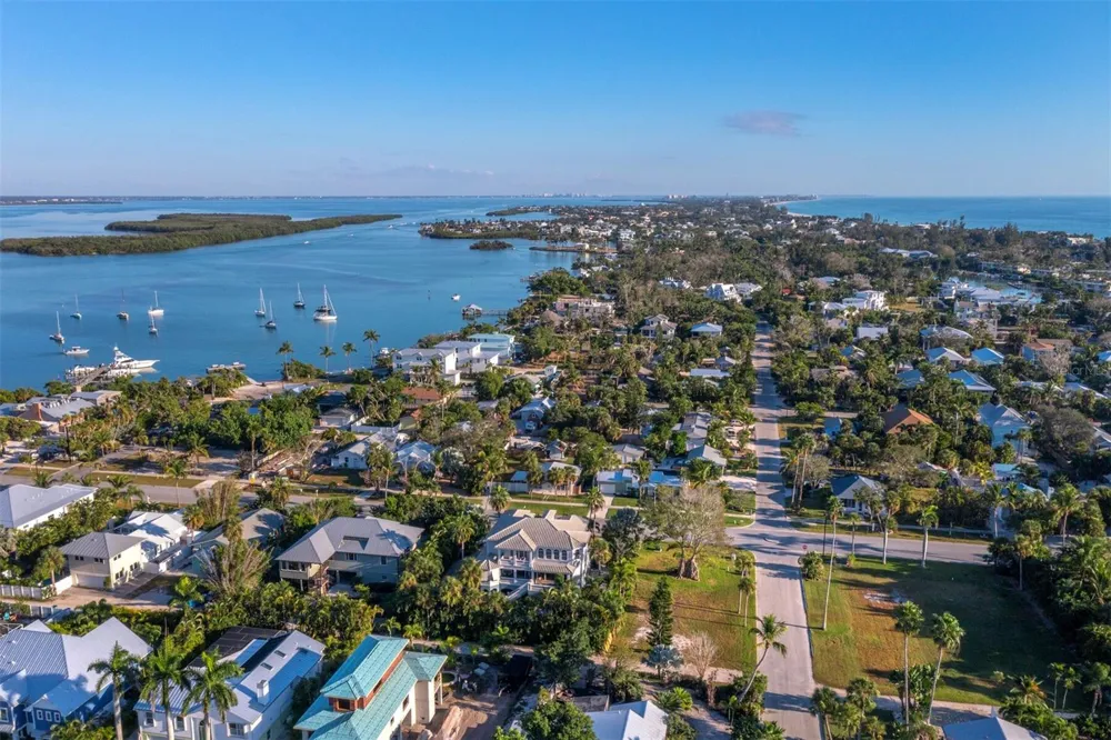 641 BROADWAY STREET Longboat Key, FL 34228