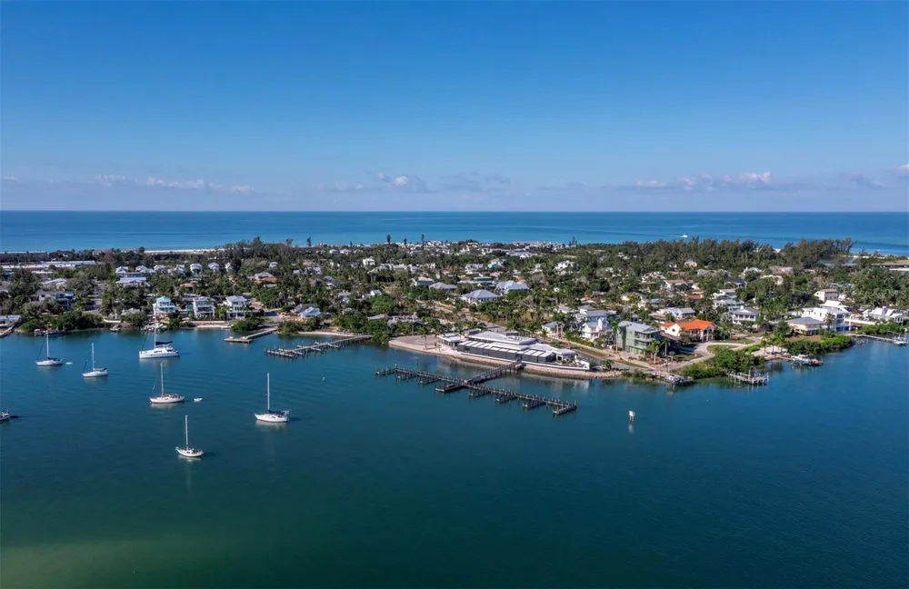641 BROADWAY STREET Longboat Key, FL 34228