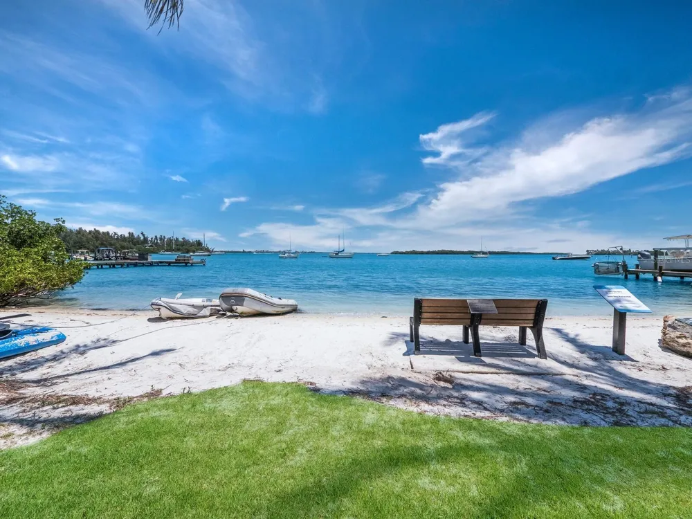 641 BROADWAY STREET Longboat Key, FL 34228