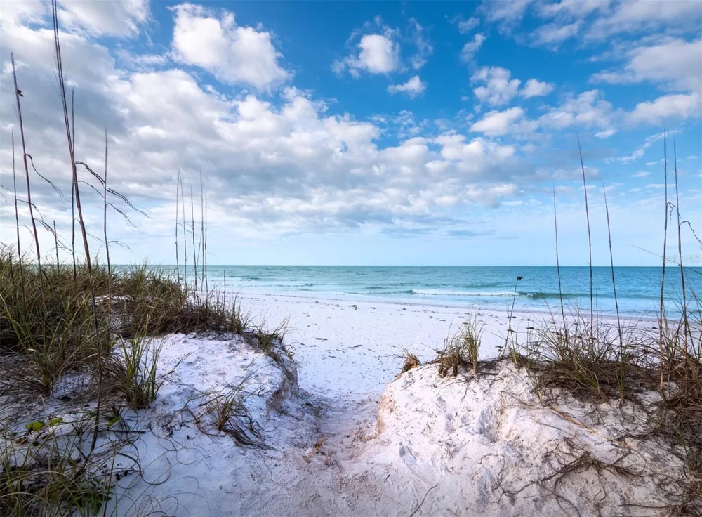 641 BROADWAY STREET Longboat Key, FL 34228