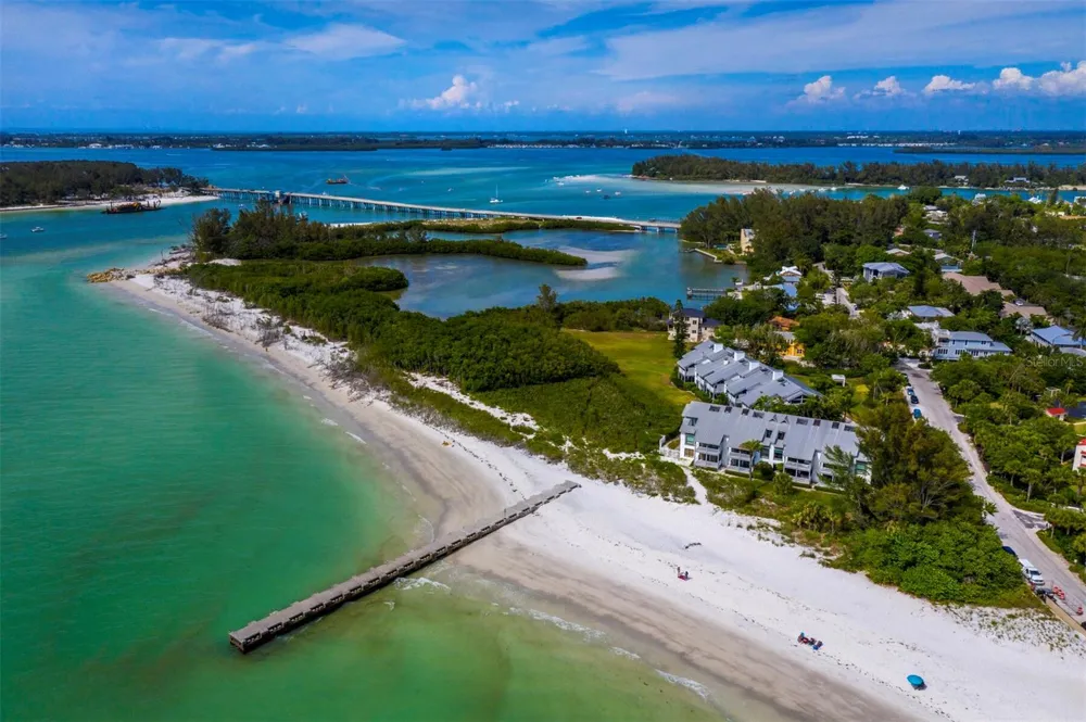 641 BROADWAY STREET Longboat Key, FL 34228