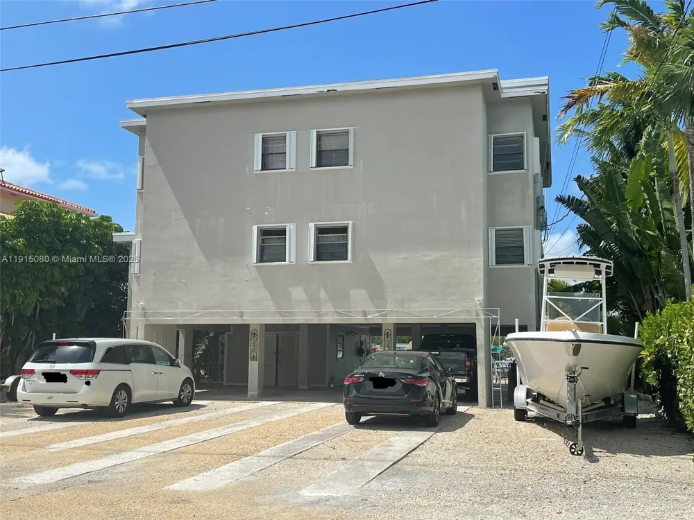 26 S Exuma Rd #B Key Largo, FL 33037