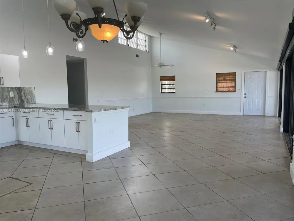 26 S Exuma Rd #B Key Largo, FL 33037