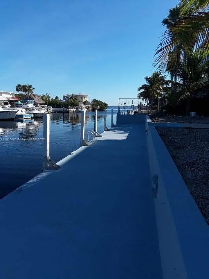 26 S Exuma Rd #B Key Largo, FL 33037