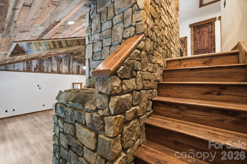 486 Hunter-Lysik Way Laurel Springs, NC 28644