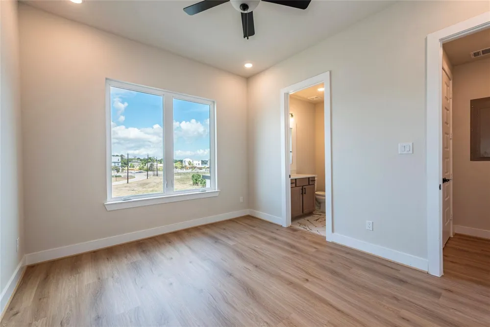 4403 Davis Lane Seabrook, TX 77586