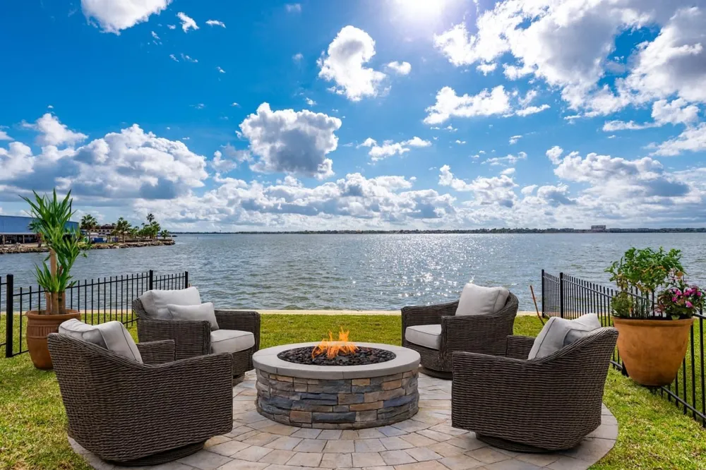 4403 Davis Lane Seabrook, TX 77586