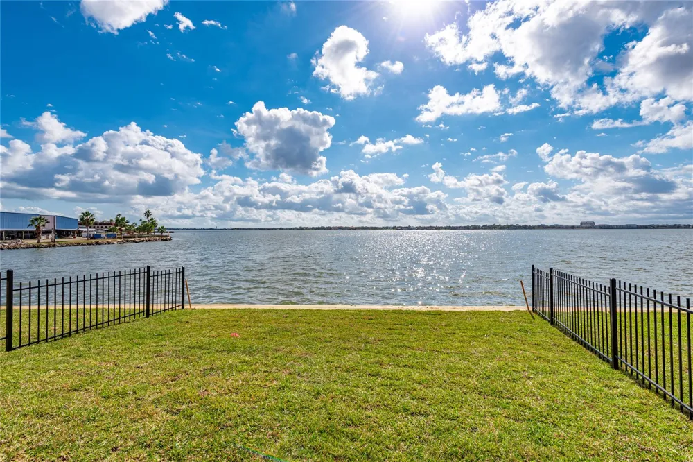 4403 Davis Lane Seabrook, TX 77586