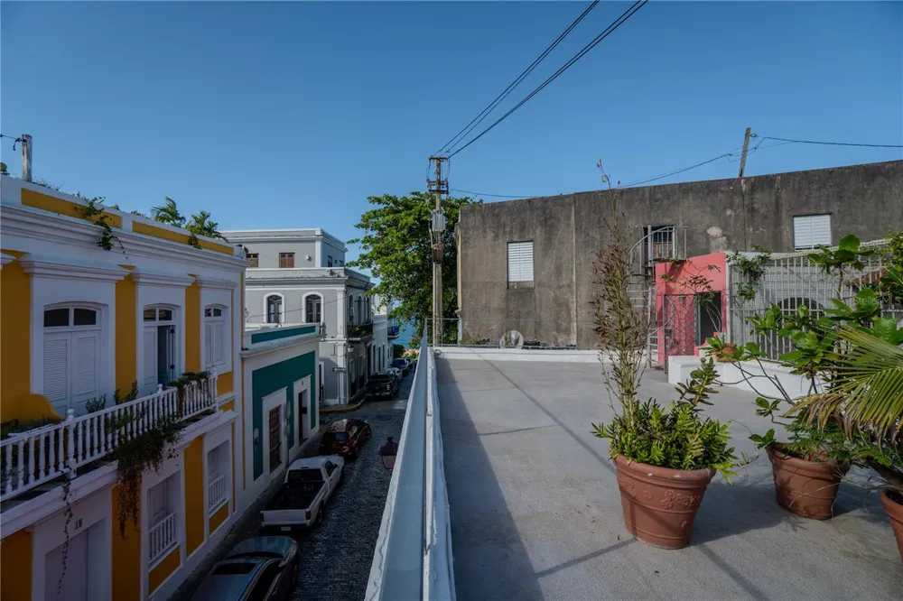 3 CRUZ San Juan, PR 00901