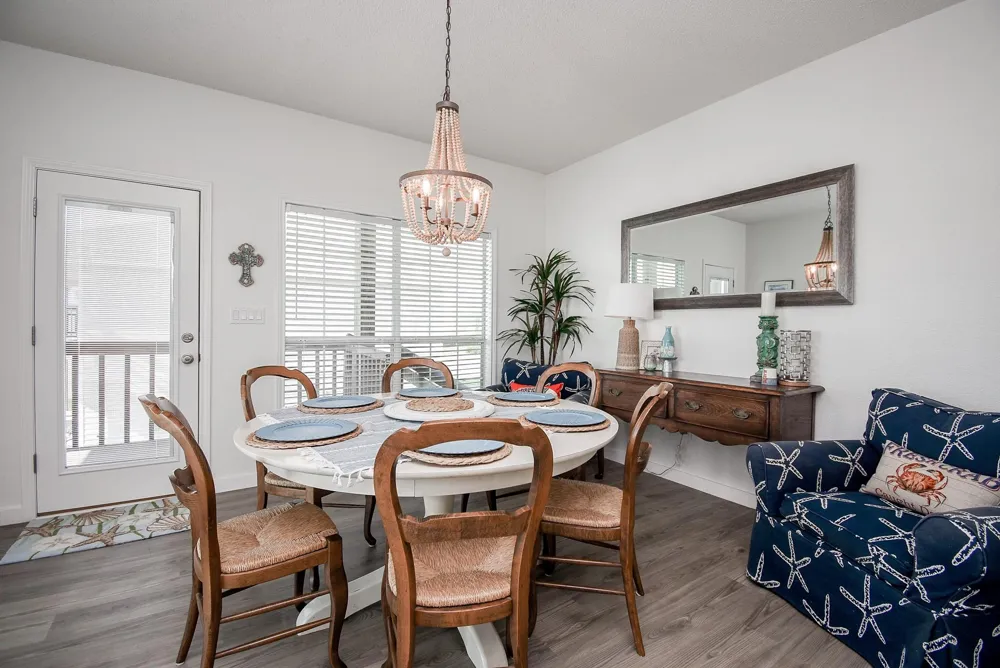 1504 W Bayshore Drive Palacios, TX 77465