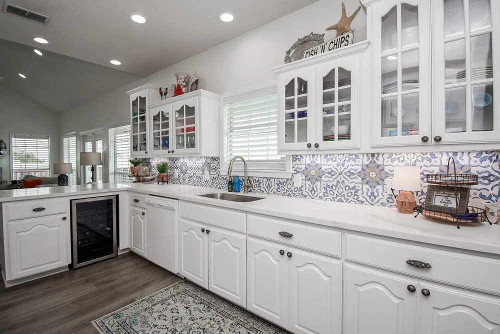 1504 W Bayshore Drive Palacios, TX 77465