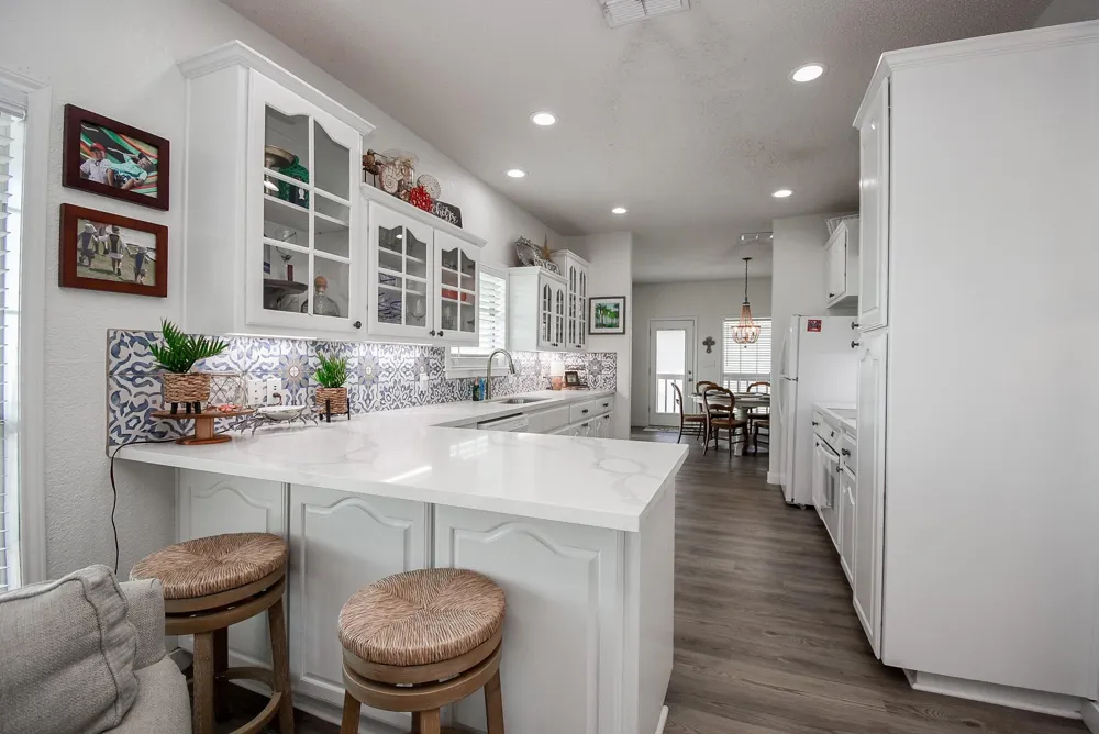 1504 W Bayshore Drive Palacios, TX 77465