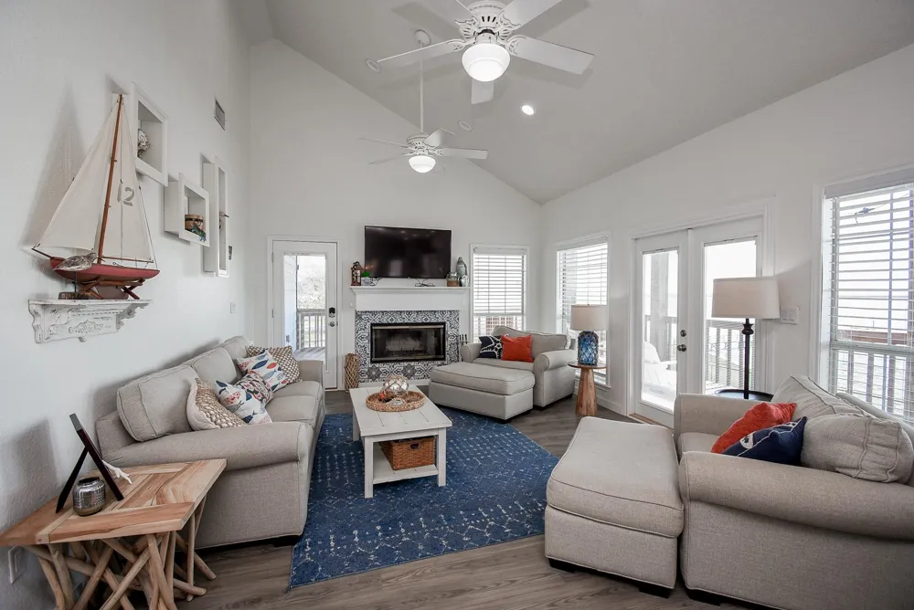 1504 W Bayshore Drive Palacios, TX 77465