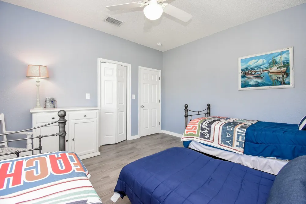 1504 W Bayshore Drive Palacios, TX 77465