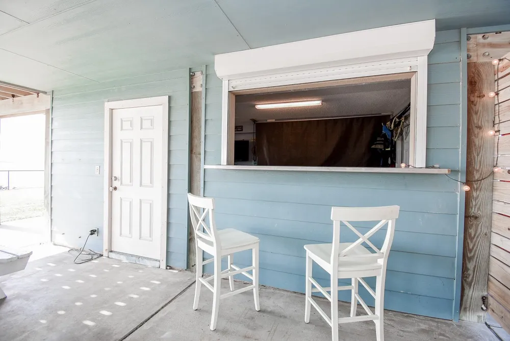 1504 W Bayshore Drive Palacios, TX 77465