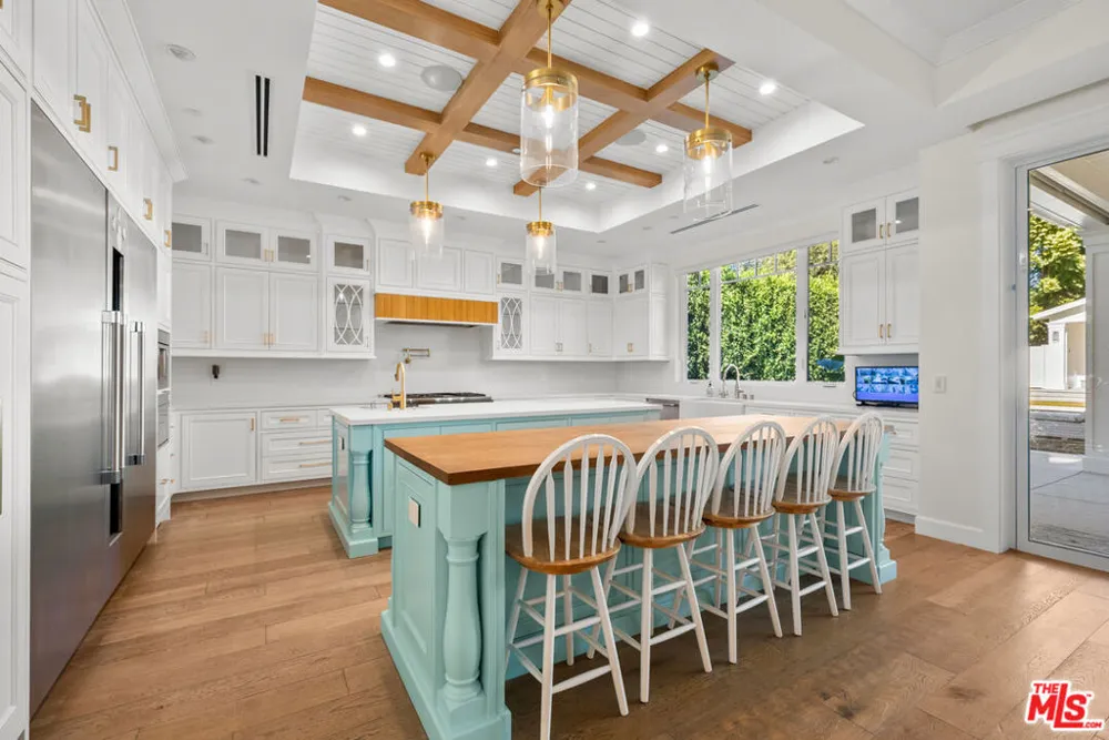 12345 Huston Street Valley Village, CA 91607