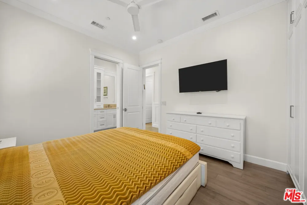 12345 Huston Street Valley Village, CA 91607