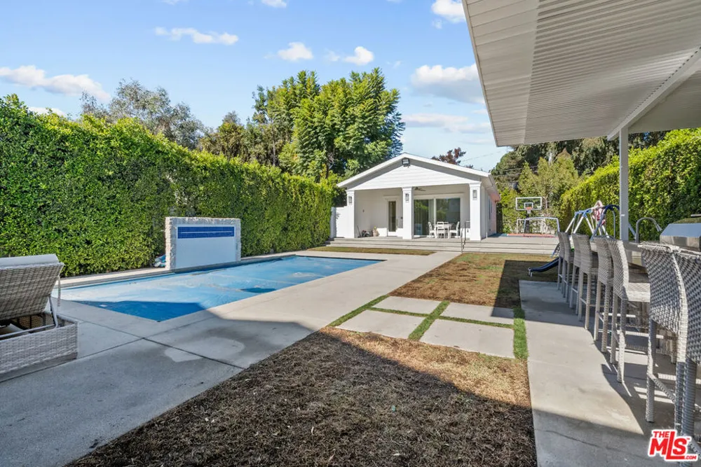 12345 Huston Street Valley Village, CA 91607
