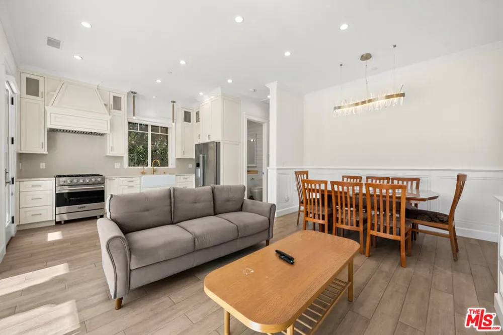 12345 Huston Street Valley Village, CA 91607