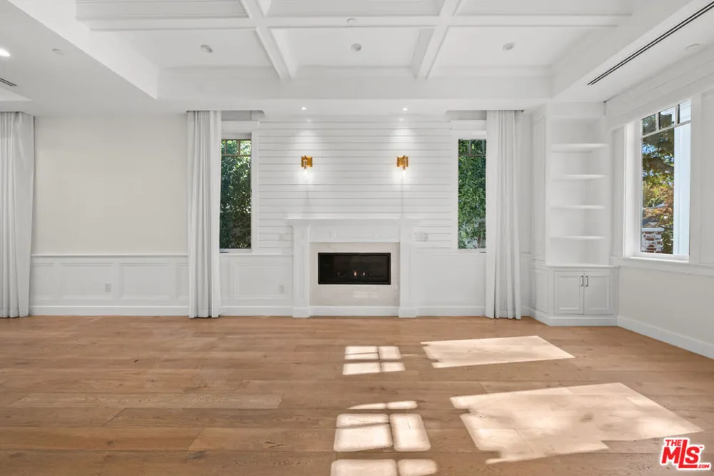 12345 Huston Street Valley Village, CA 91607