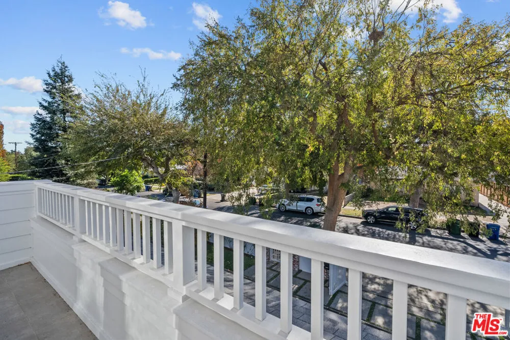12345 Huston Street Valley Village, CA 91607