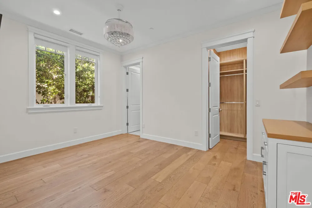12345 Huston Street Valley Village, CA 91607