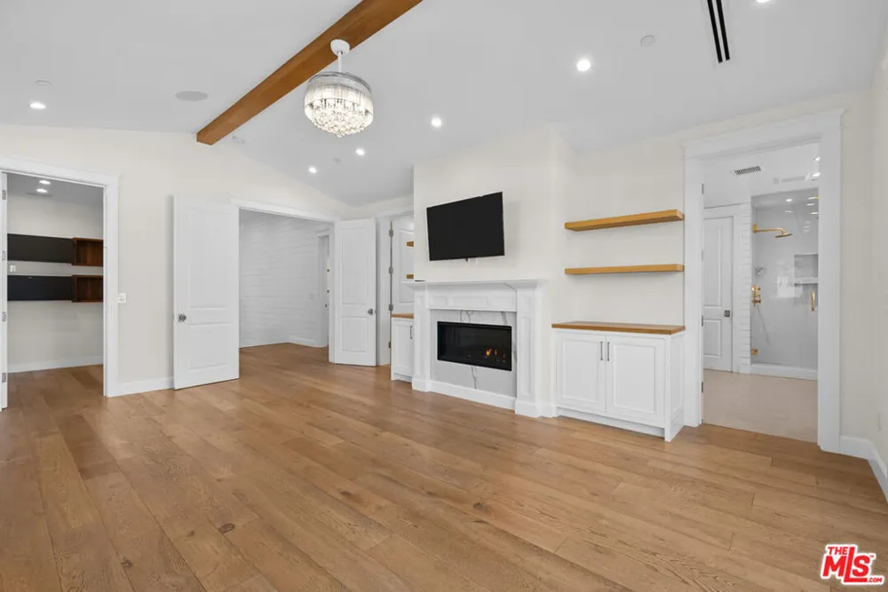 12345 Huston Street Valley Village, CA 91607