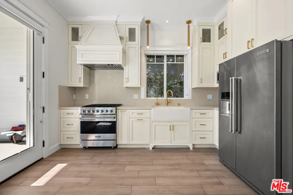 12345 Huston Street Valley Village, CA 91607