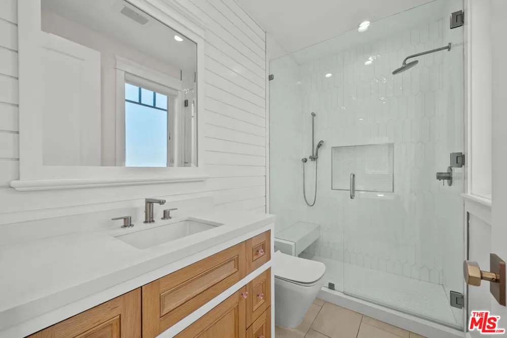 12345 Huston Street Valley Village, CA 91607